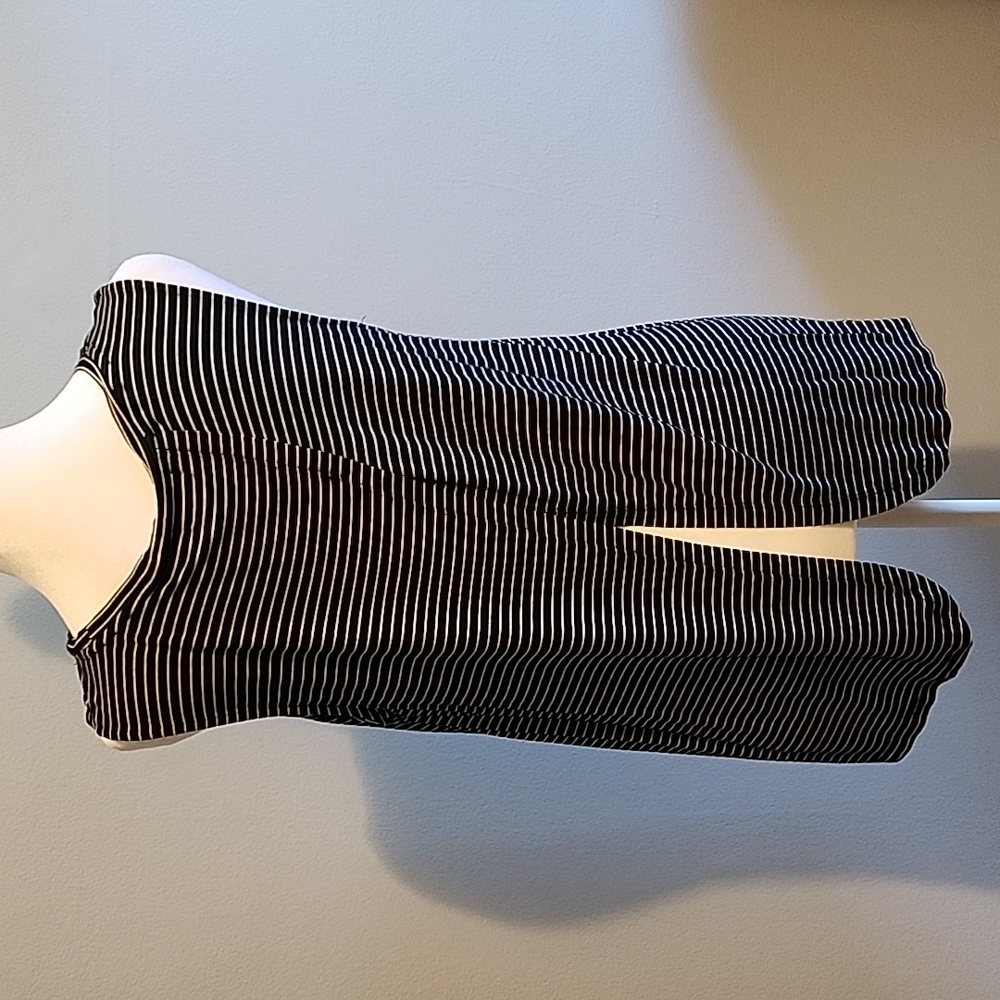 EUC Old Navy top - Picture 3 of 5